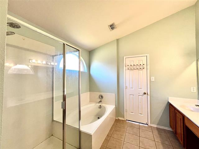 Building Photo - 1304 Columbus Ln