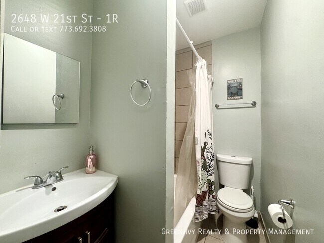 Building Photo - 2648 W 21st St