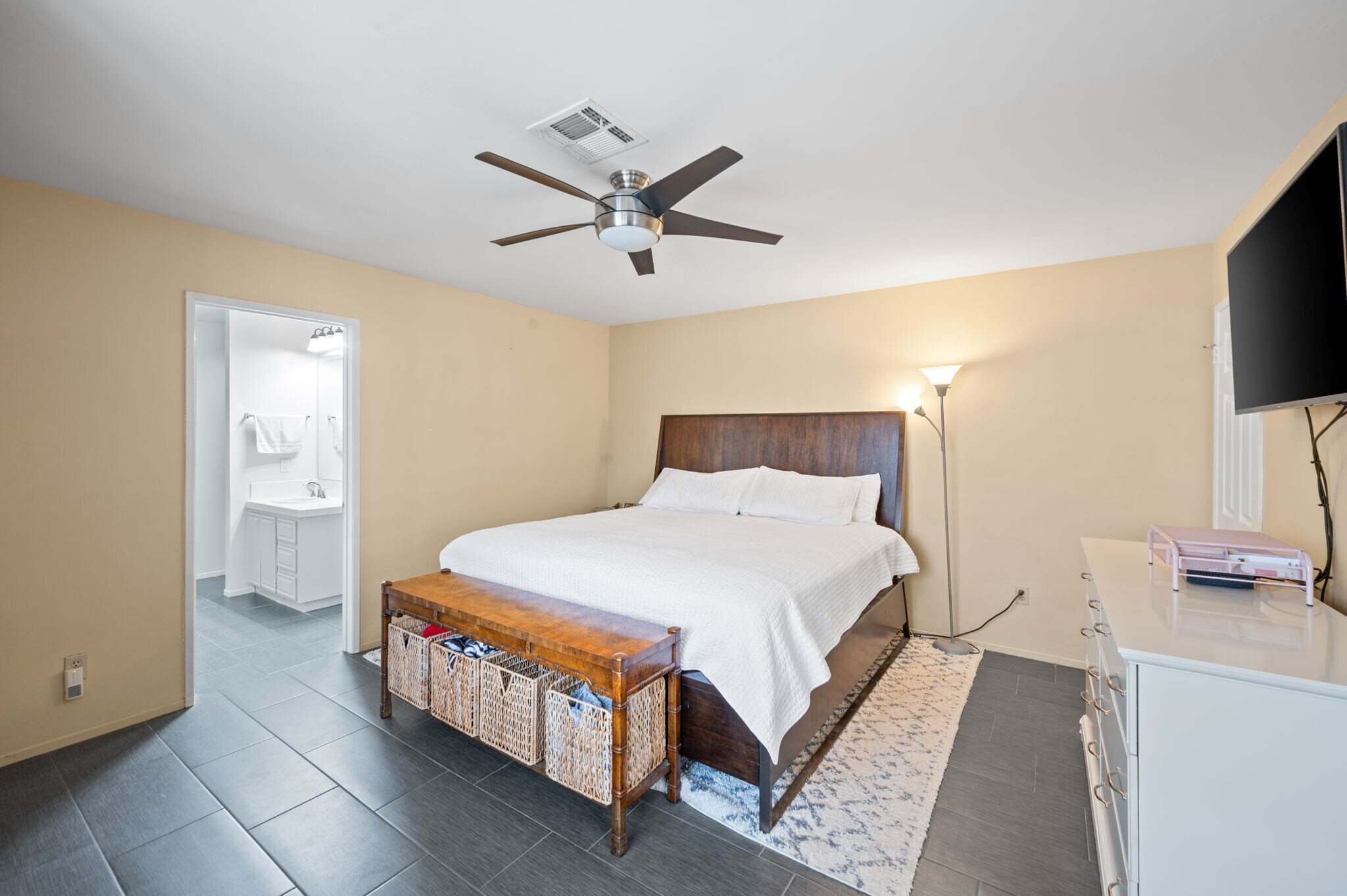 Building Photo - 78990 Bayside Ct