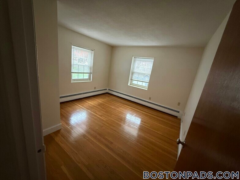 Building Photo - 11 Brattle St