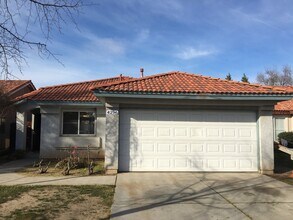 Building Photo - Charming Single-Family Home For Rent!