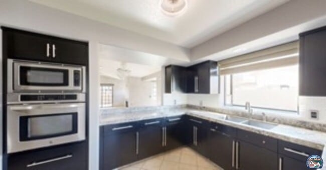 Building Photo - 2267 Aurora Ct