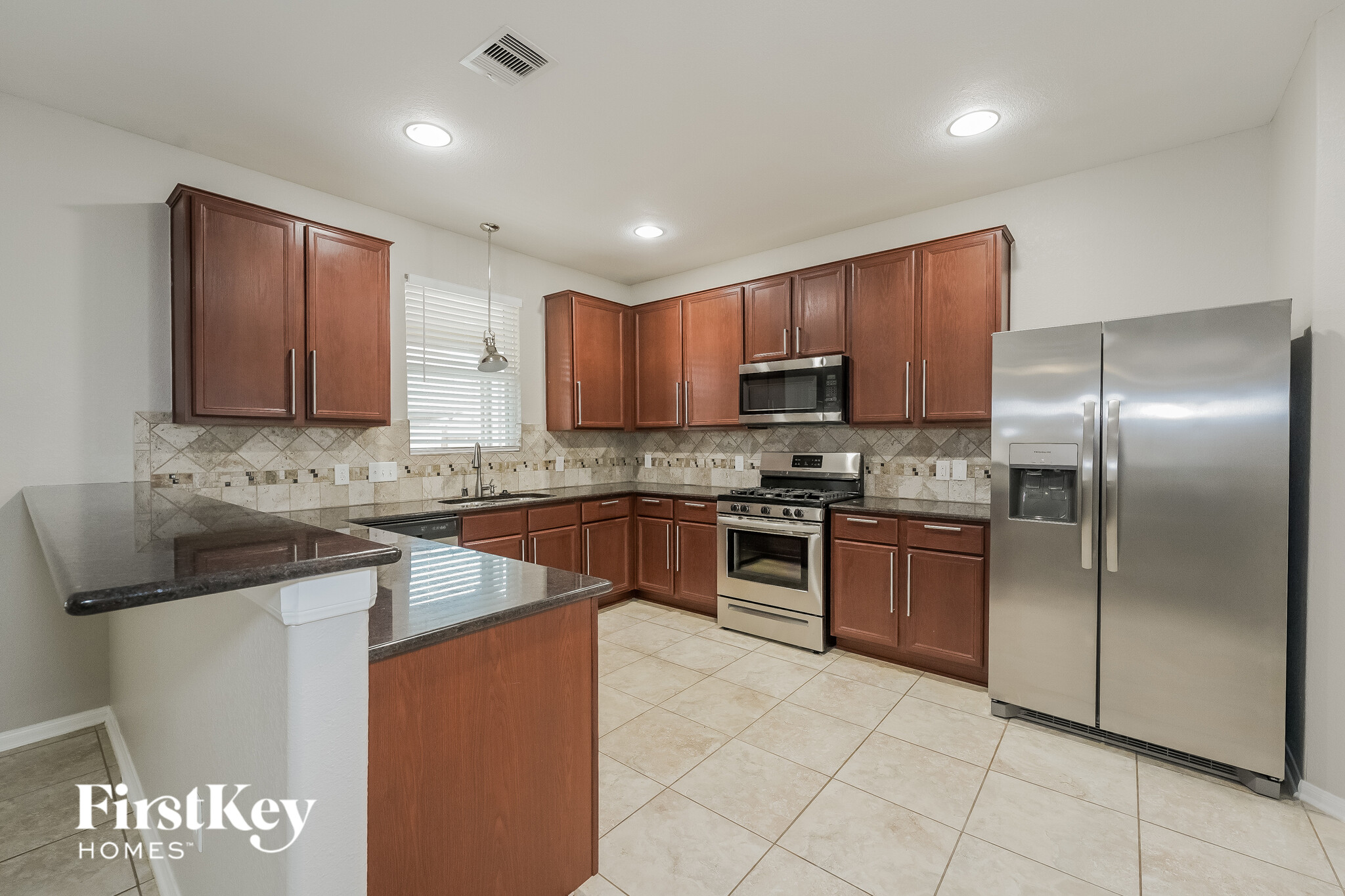 Building Photo - 3331 Dale Ridge Trail