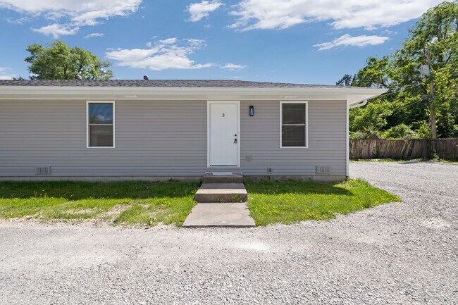 Building Photo - S0275-MF2