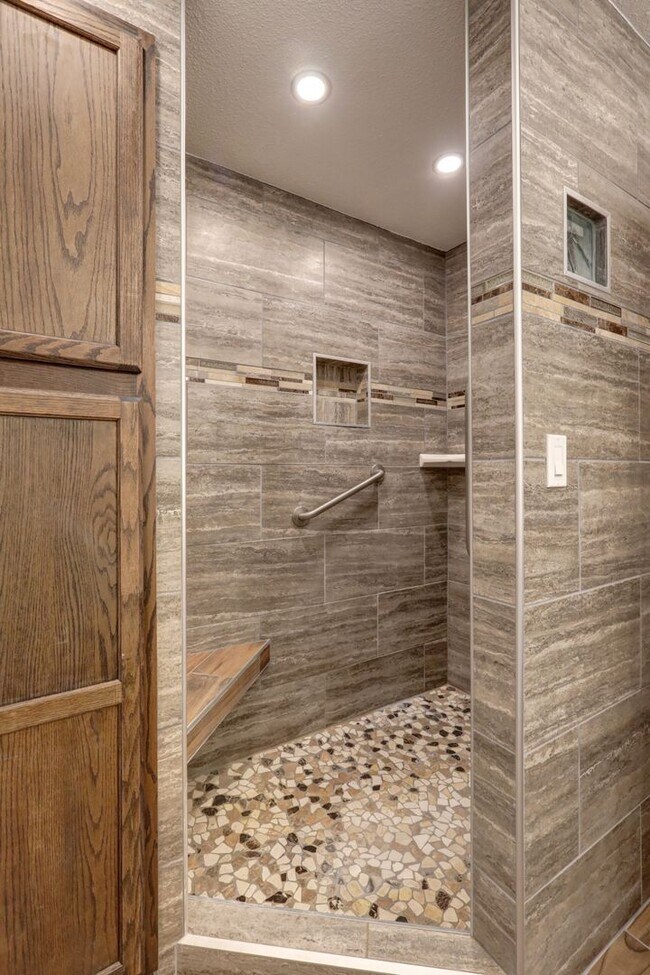 Building Photo - Cozy 3-bedroom 2 baths in Kirkland.
