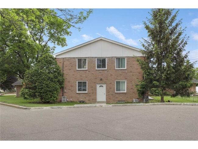 Building Photo - 4000 Mavelle Dr