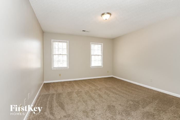 Building Photo - 315 Spindletree Trce