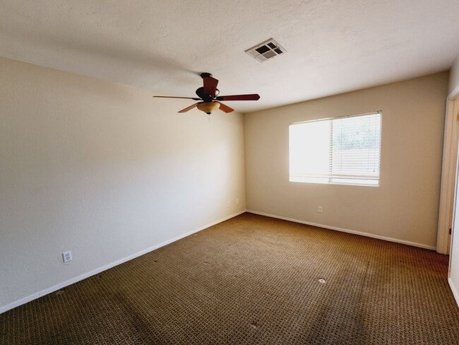 Building Photo - 3 Bedroom Close to Intel, Kyrene Schools!
