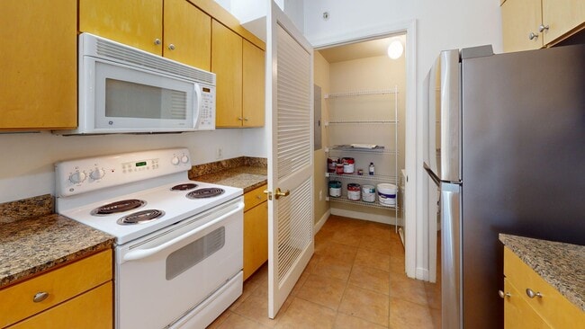 Building Photo - Penn Quarter Spacious One Bedroom W/Private Balcony ALL Amenity Building In Heart of DC!