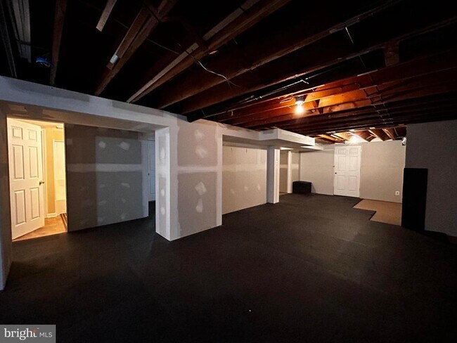 Building Photo - 119 Cardinal Ln