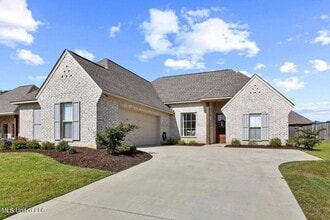 Building Photo - 3 Bed/2 Bath Home in Woodscape of Oakfield