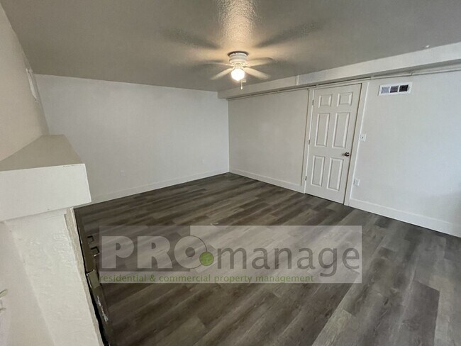 Building Photo - 205 8th St