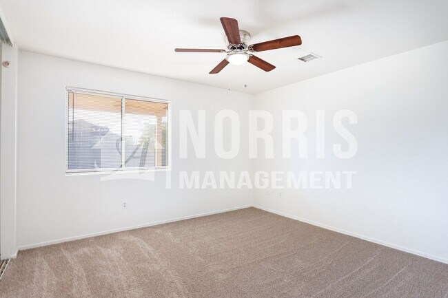 Building Photo - Freshly Updated Home with NO HOA