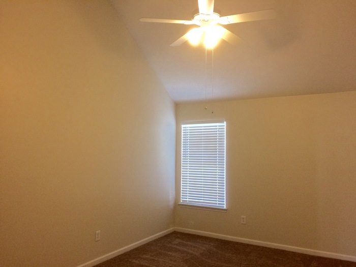 Building Photo - 6095 Trotters Cir