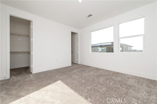 Building Photo - 246 Sora