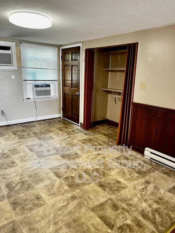 Building Photo - 103 Winterlochen Dr