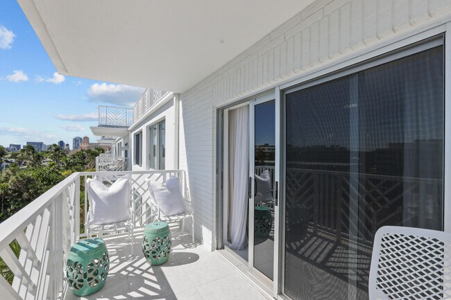 Building Photo - 170 N Ocean Blvd