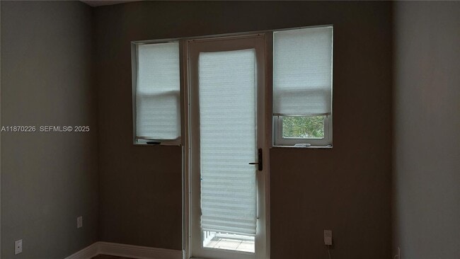 Building Photo - 1115 N 17th Ave