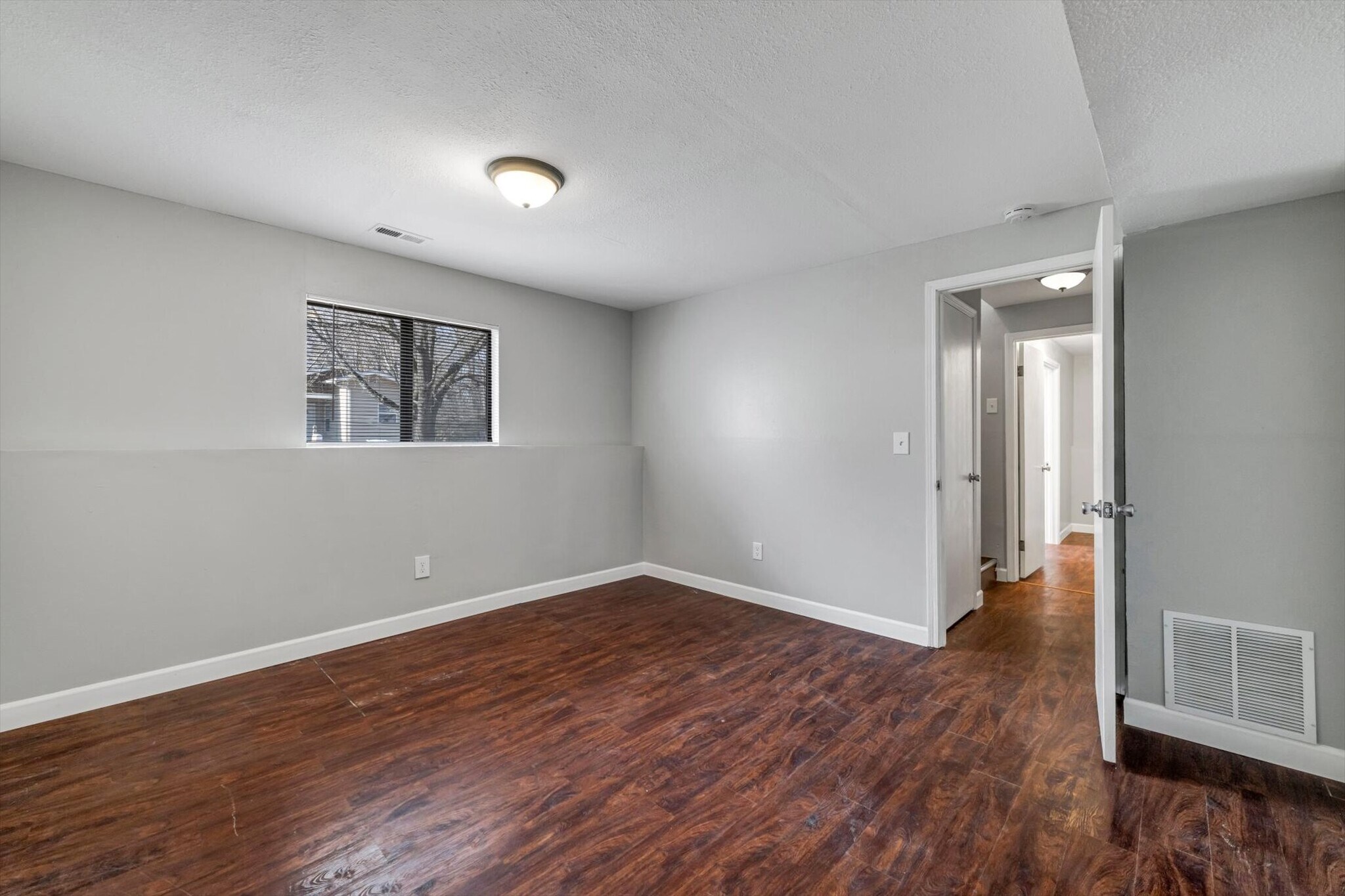 Building Photo - 11 Carriage Lane