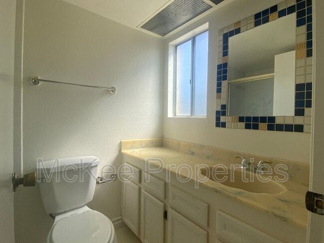 Building Photo - 5430 Linda Vista Rd
