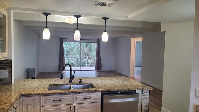 Building Photo - 10110 Boca Entrada Blvd