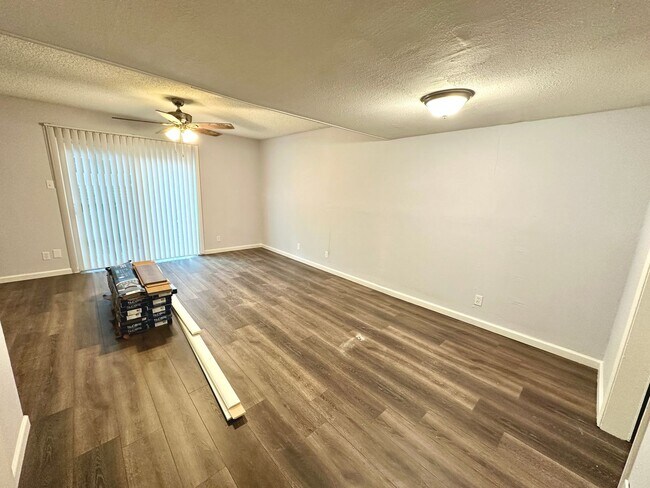 Building Photo - 3822 Southway Dr