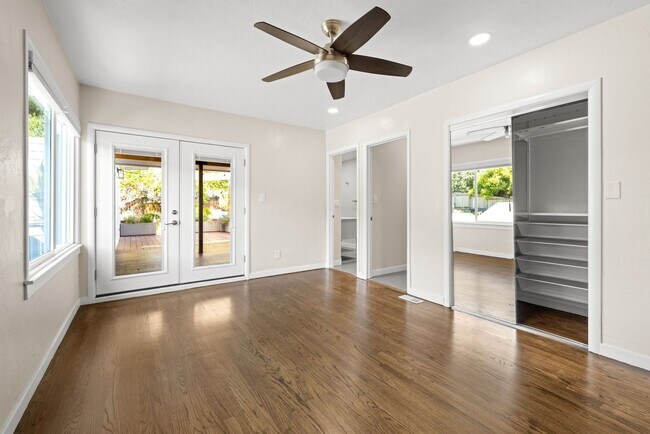 Building Photo - Beautiful Duplex In Highly Desirable San Rafael!