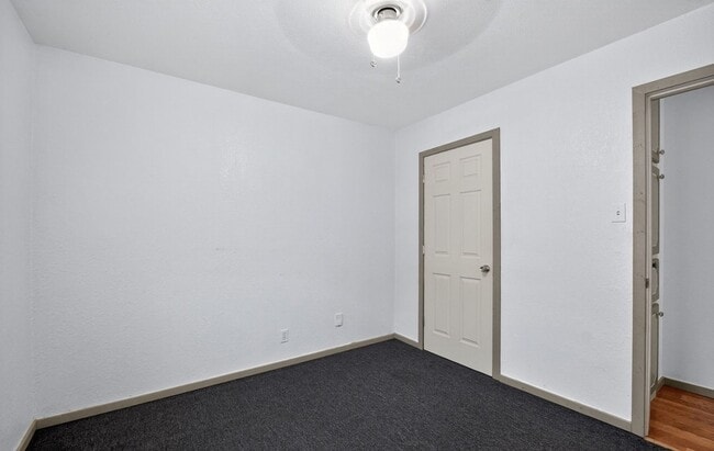 Building Photo - 604 Fegan St