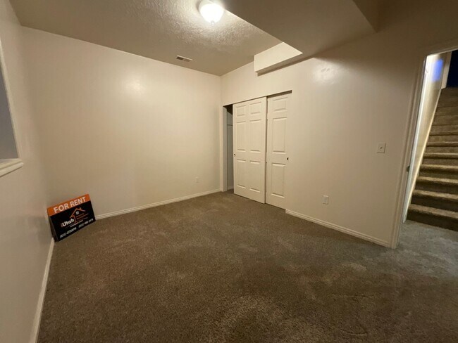 Building Photo - 1097 E 5100 S