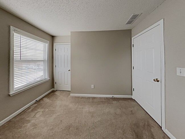 Building Photo - 3930 Lake Lanier Dr NW