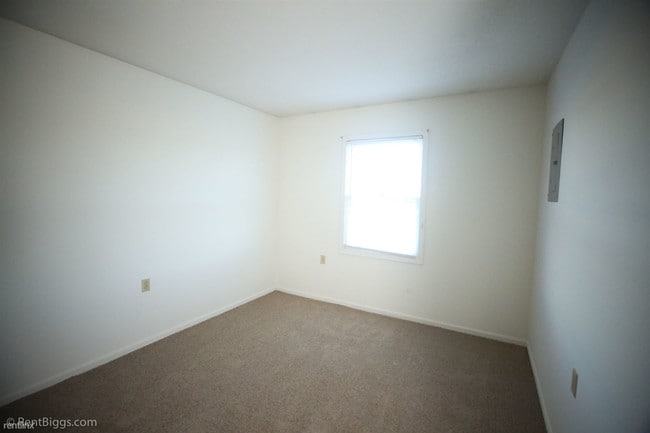 Building Photo - 1 br, 1 bath  - Lancaster Senior Apartments