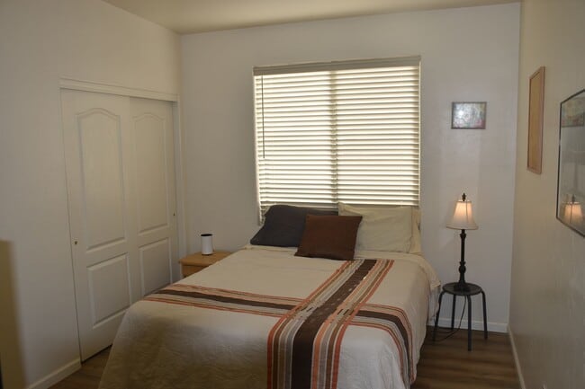 Building Photo - Furnished 3 Bedroom Home in Foothills with...