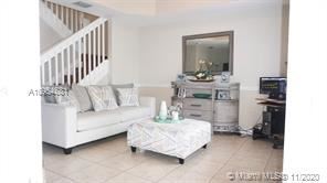 Building Photo - 3 br, 2.5 bath Townhome - 900 SW 111th Ave