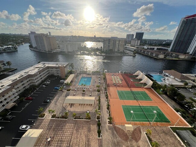 Building Photo - 1865 S Ocean Dr