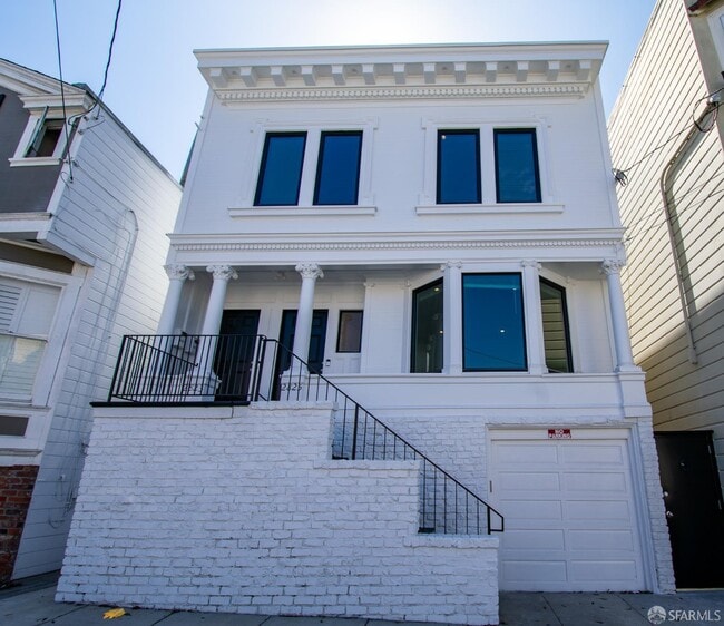 Building Photo - 2825 Golden Gate Ave