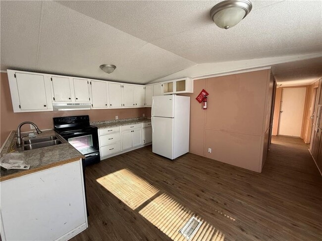 Building Photo - 129 Elza Dr