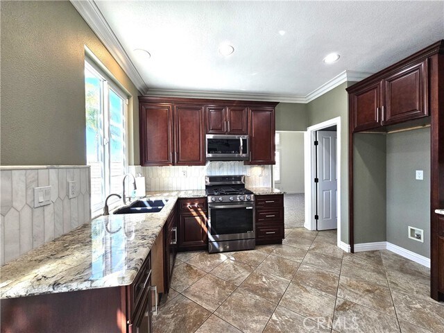 Building Photo - 2938 S Buena Vista Ave