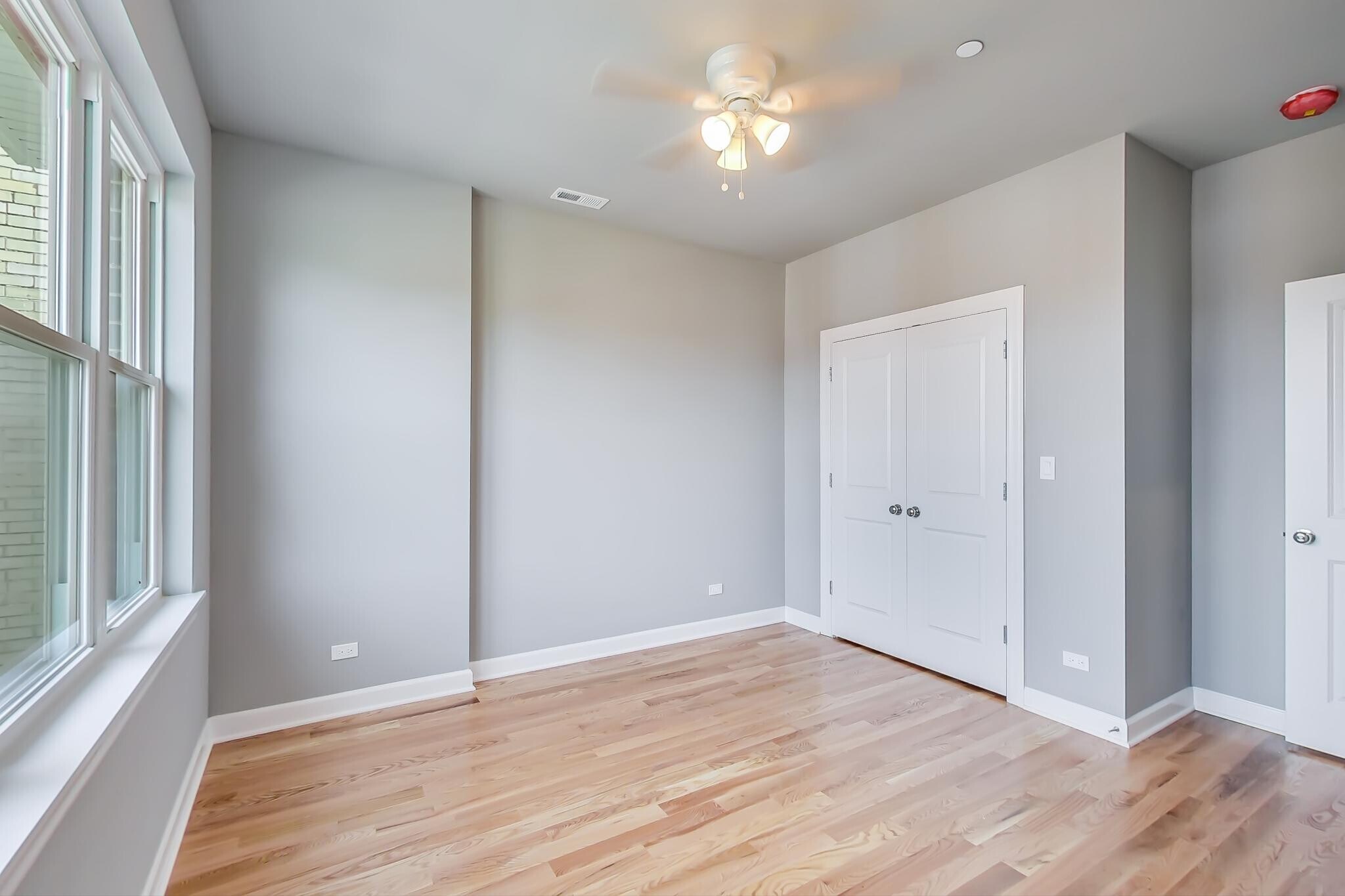 Building Photo - 6132 S Kimbark Ave