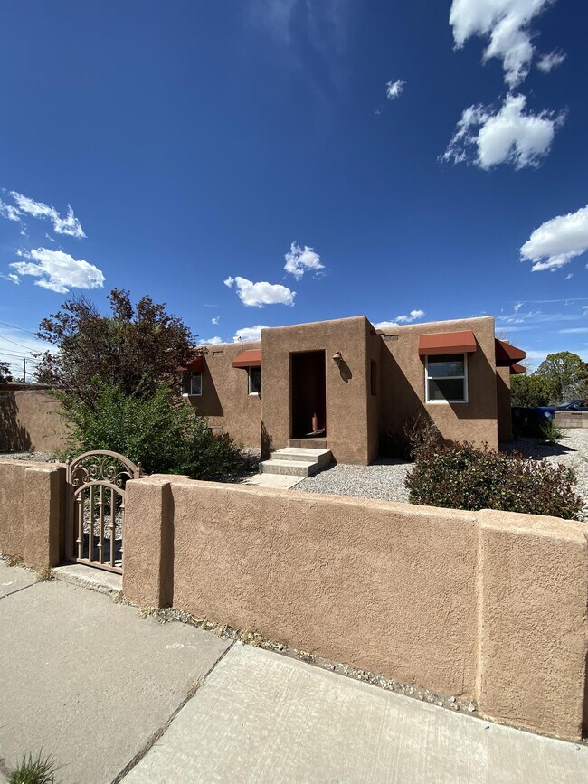 Primary Photo - 2701 Monk Ct NW