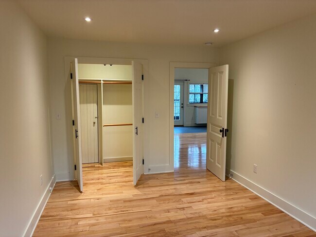 Building Photo - 217 State St