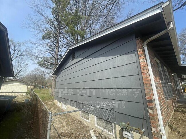 Building Photo - 11923 San Andres Dr