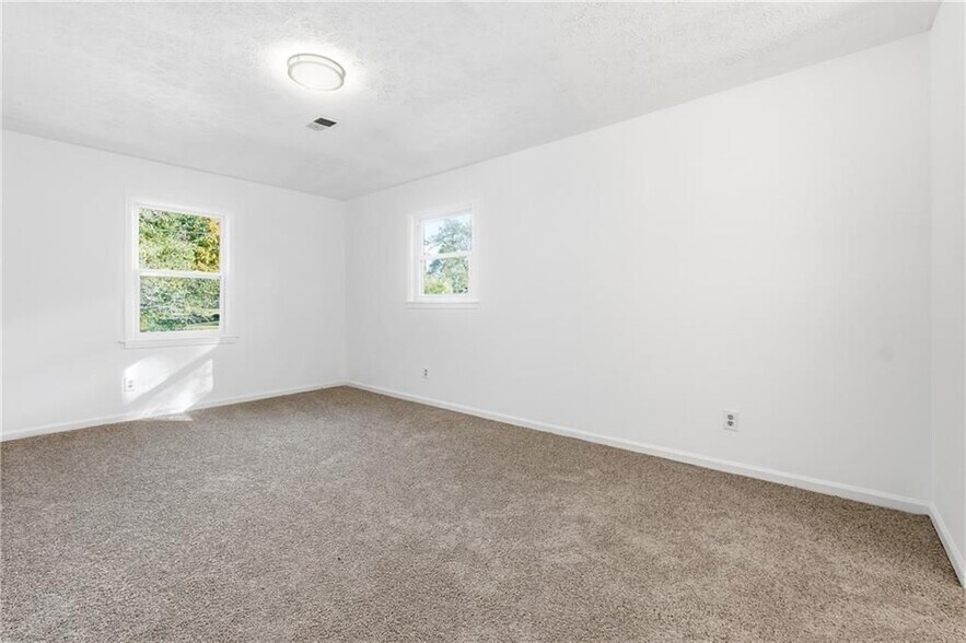 Building Photo - 6917 Laurel Wood Dr