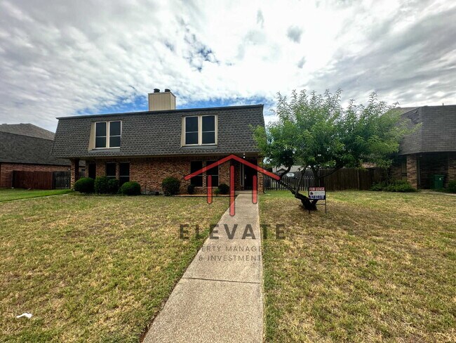 Primary Photo - "Charming 3-Bedroom Townhouse Oasis with 2...