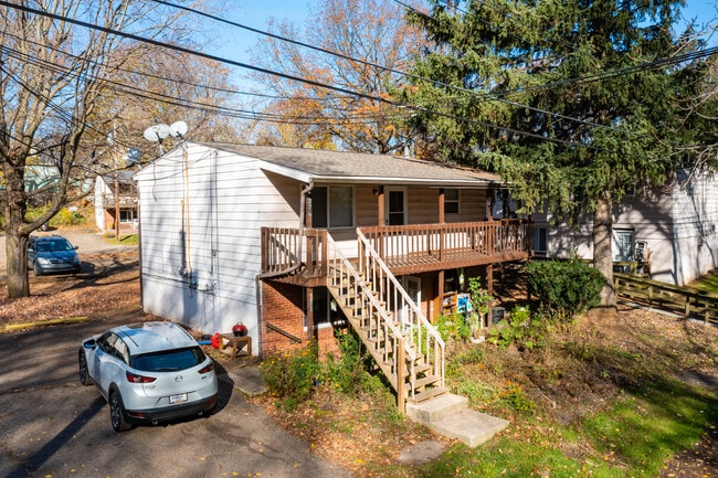 Building Photo - 467 Julien Ave