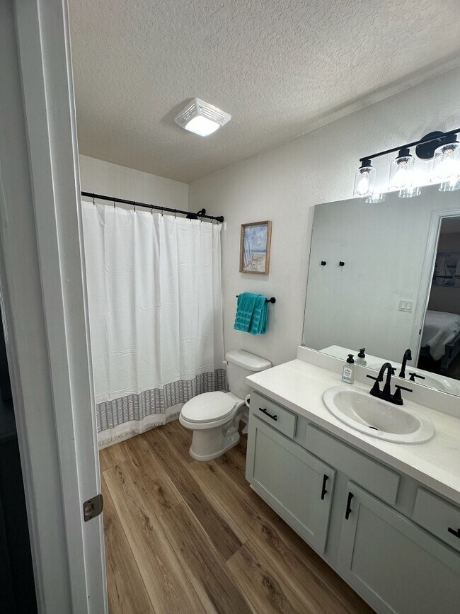 Building Photo - 852 Capitol Pkwy