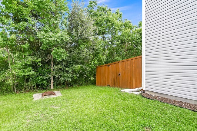 Building Photo - Beautiful Goose Creek Townhome! ***$500 off 1st month rent!***