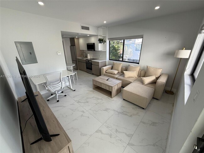 Building Photo - 944 Jefferson Ave