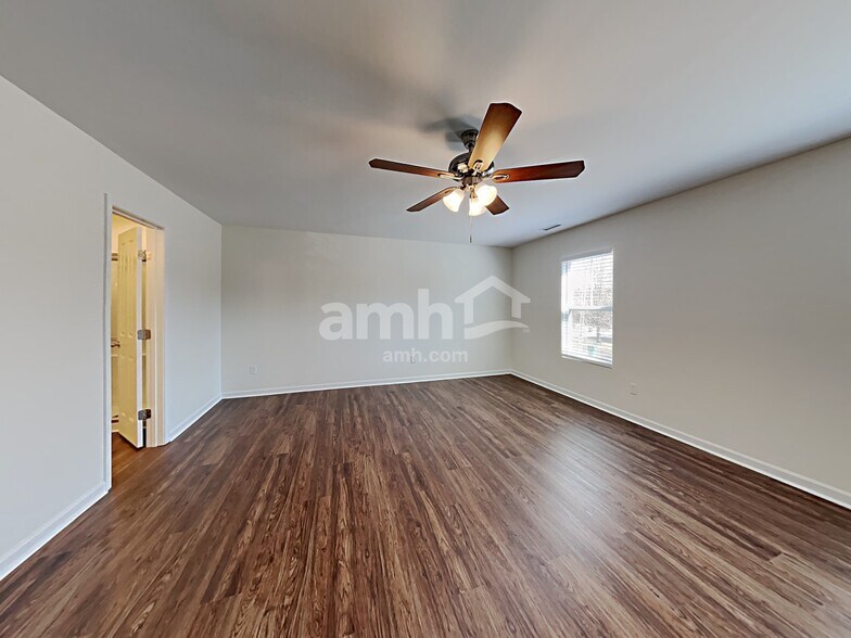 Building Photo - 423 Ganyard Farm Way