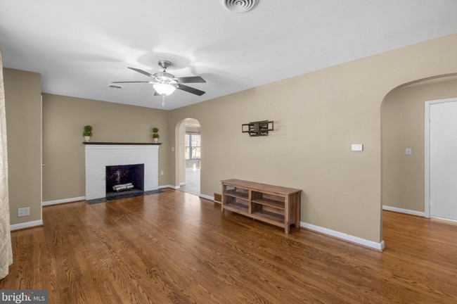 Building Photo - 11837 Robinwood Dr