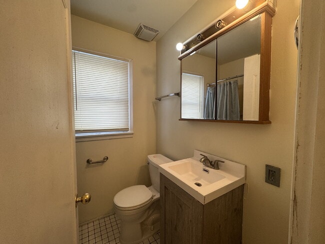 Building Photo - "Charming 3-Bed Haven with Hardwood Floors & Cozy Fireplace in St. Louis Park!"